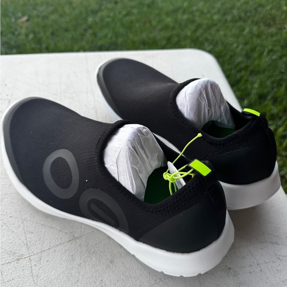 OOFOS Men\'s OOmg Sport Low Shoe in White/Black Size 11 main image 10